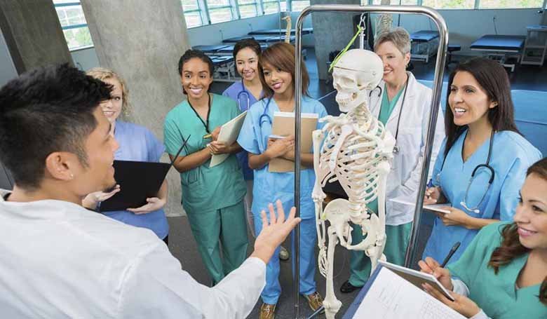 Учеба на медицинском факультете в США – практические занятия
